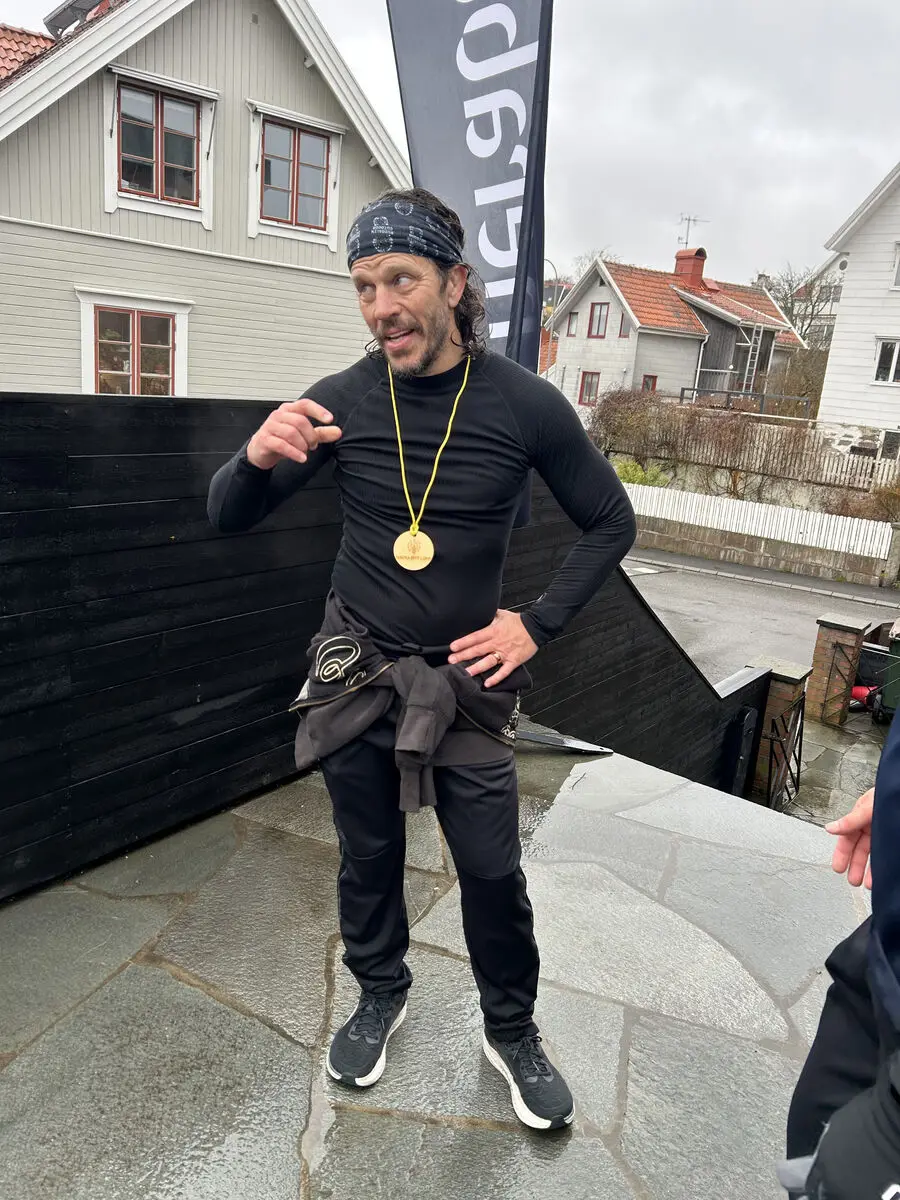 HackaDittLivLoppet 2025 Backyard Ultra - Vinnaren med medalj
